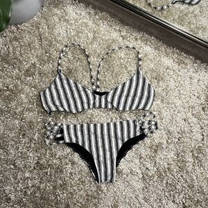 Billabong Bathing Suit || Color: Black & White || Size XS